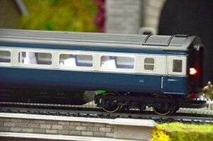 Train Tech CL1 Coach Lighting plus modern flashing Lantern LED tail light