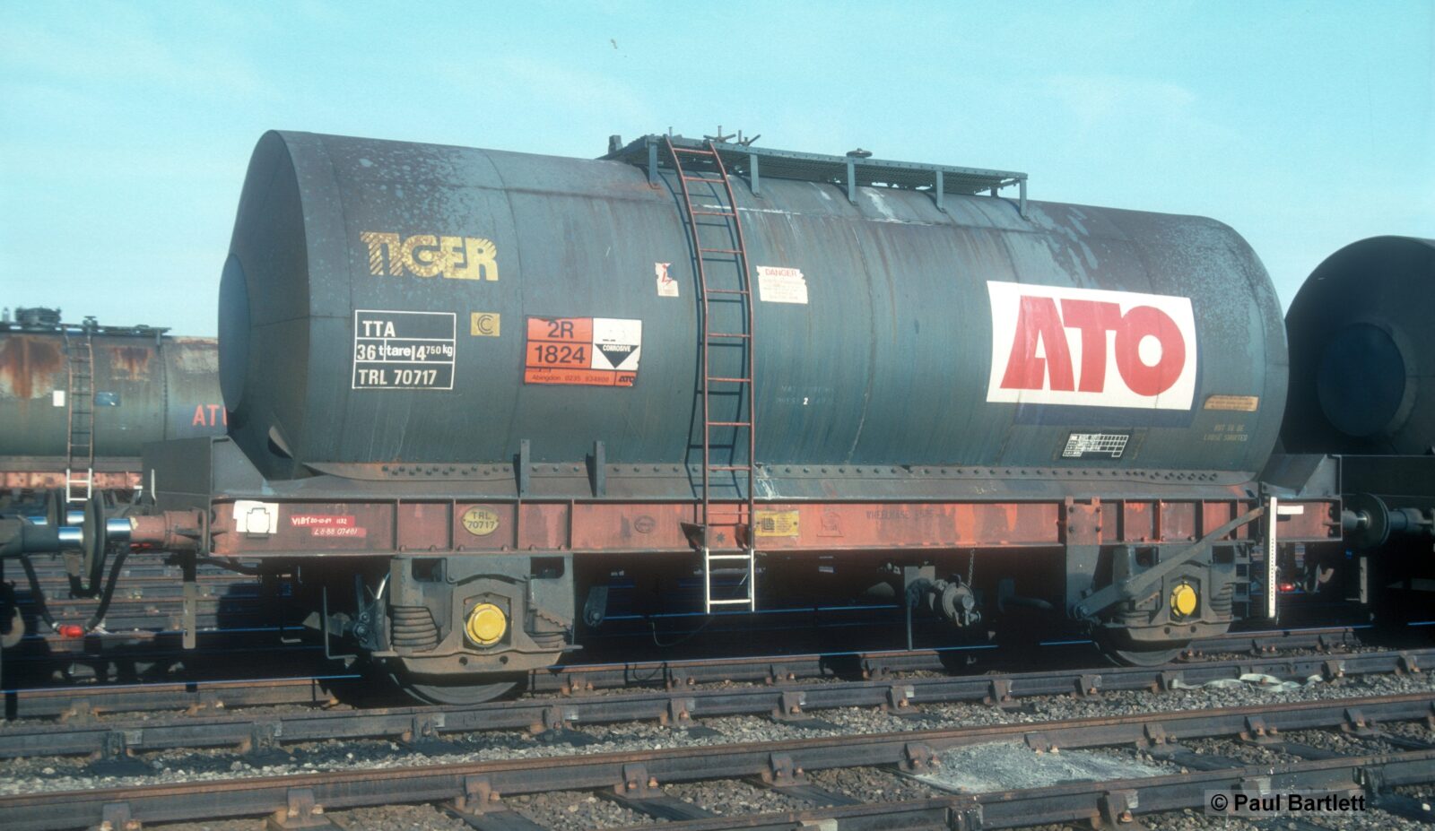 Revolution TUA TU013A 51ton Caustic Soda Tank Wagon, ICI Faded Tiger - OO Gauge OO-TUA-203