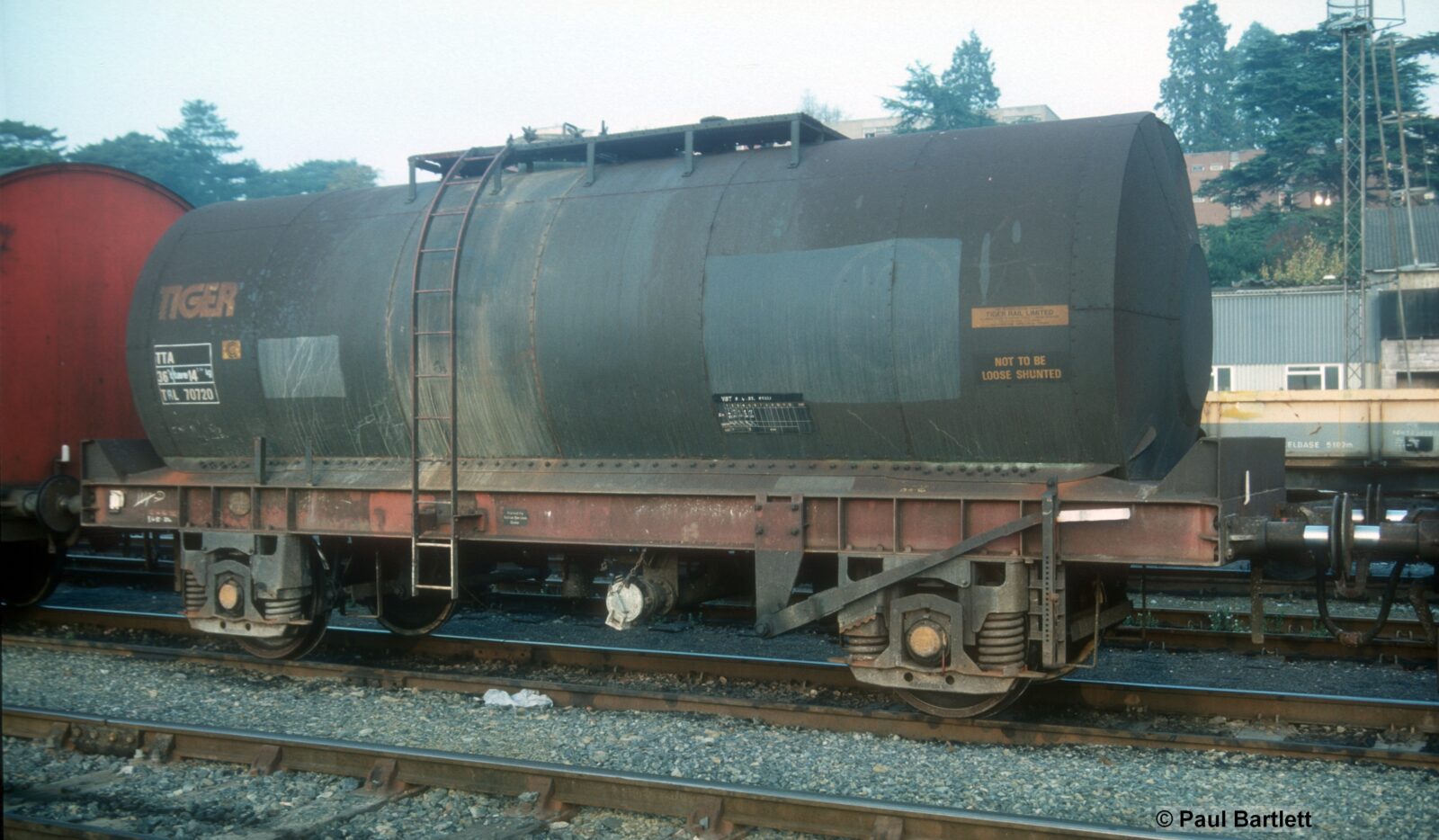 Revolution TUA TU013A 51ton Tank Wagon, Unbranded Tiger - OO Gauge OO-TUA-102