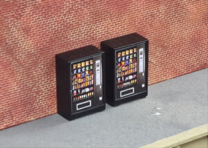 Gaugemaster Structures GM473 VENDING MACHINES 2PCS (PRE-BUILT) OO Gauge