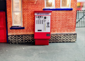 Gaugemaster Structures GM474 MODERN TRAIN TICKET MACHINES 2PCS (PRE-BUILT) OO Gauge
