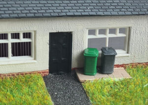 Gaugemaster  GMKD85 WHEELIE BINS 4PCS (PRE-BUILT) N Gauge