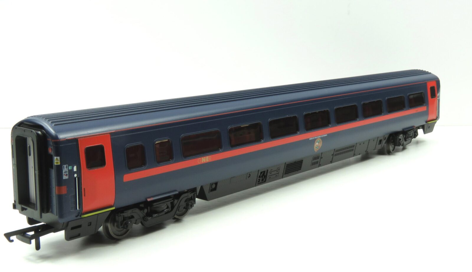 Hornby R40166 GNER, Mk4 Standard, 12432 Coach E OO Gauge