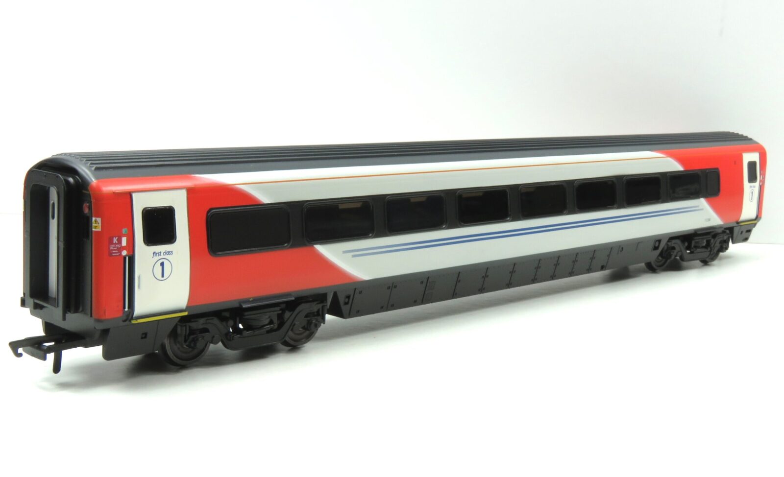 Hornby R40148 LNER, Mk4 Open First, Coach K OO Gauge