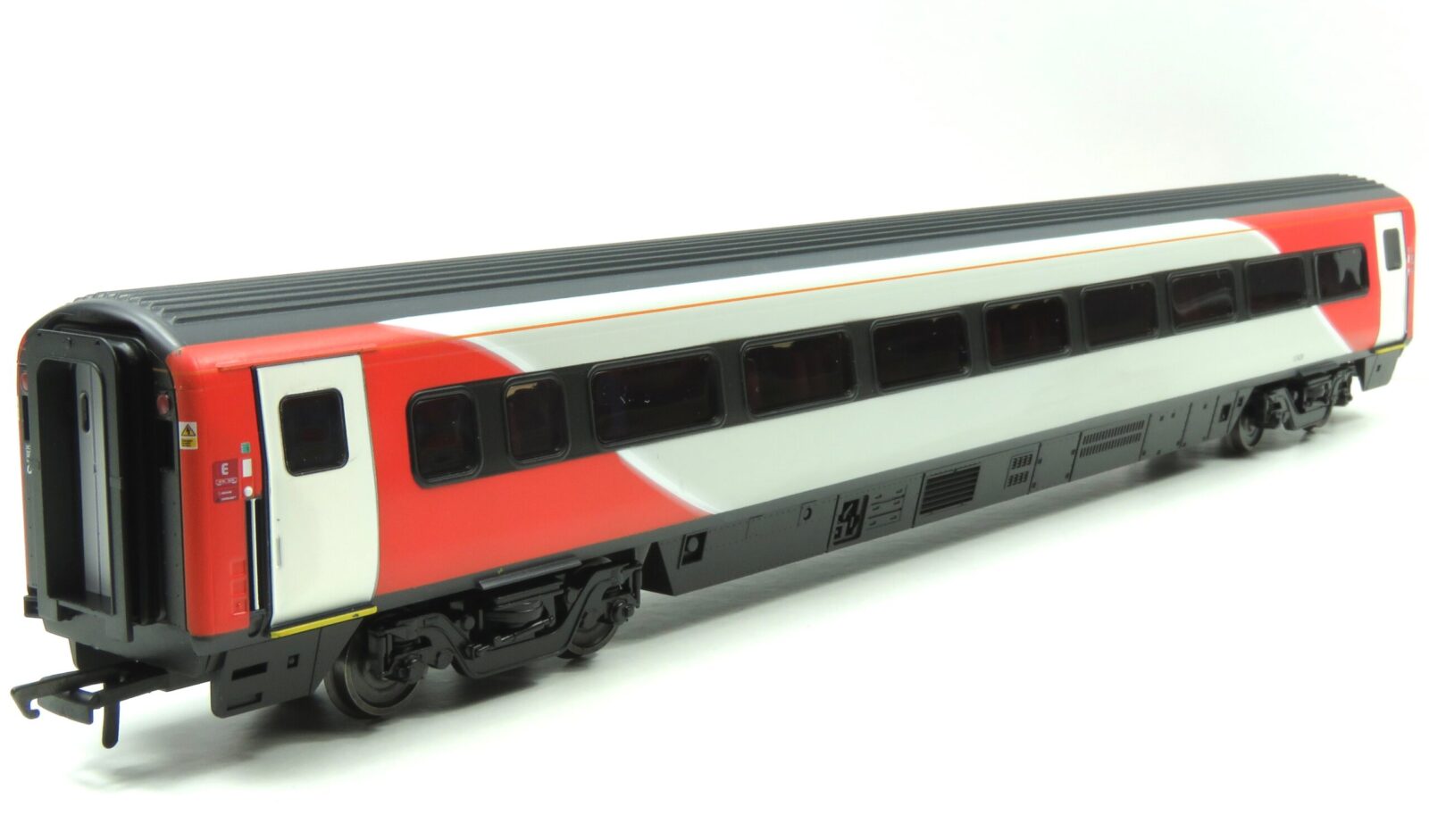 Hornby R40151A LNER, Mk4 Standard, Coach E OO Gauge