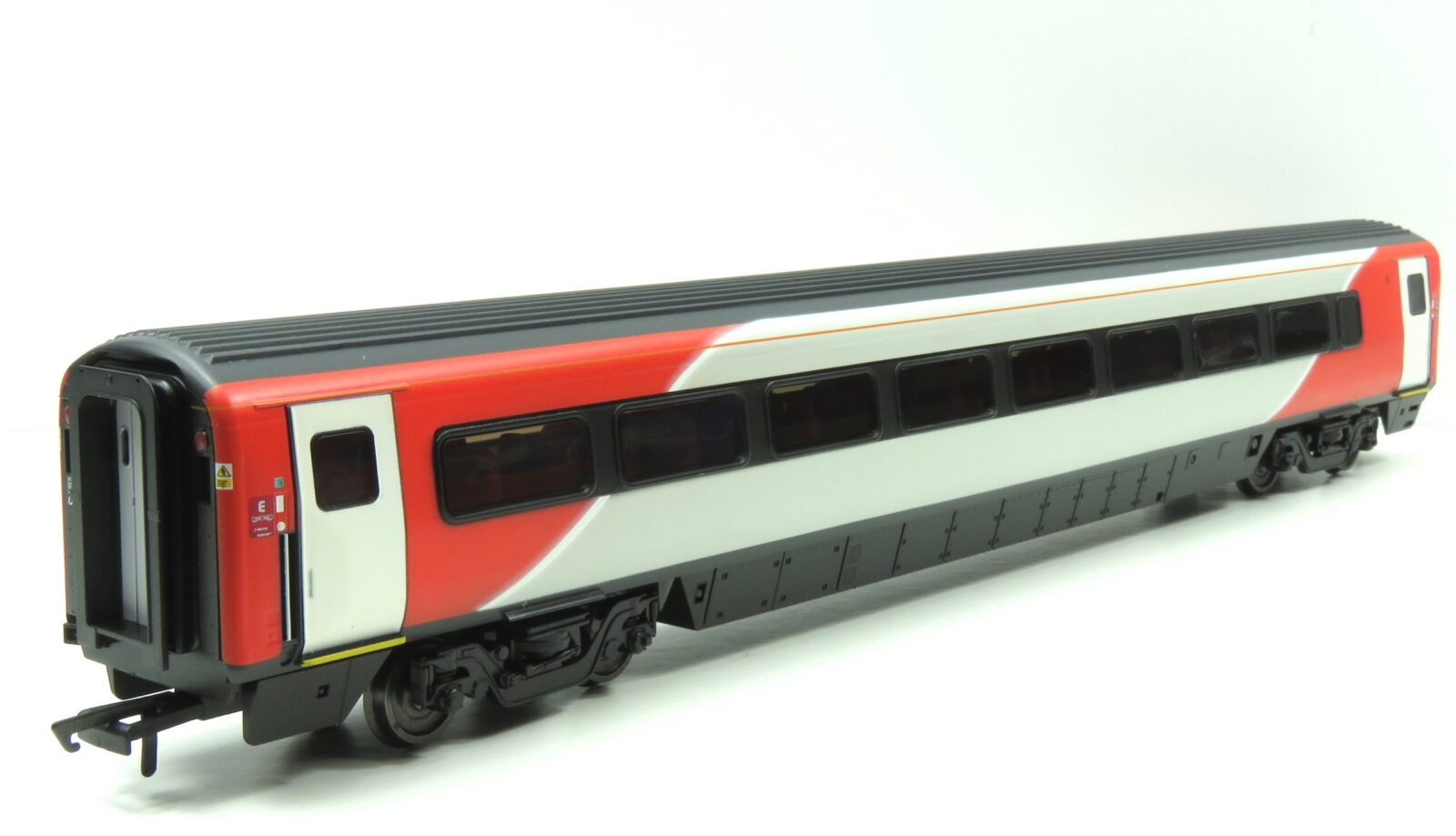 Hornby R40151A LNER, Mk4 Standard, Coach E OO Gauge