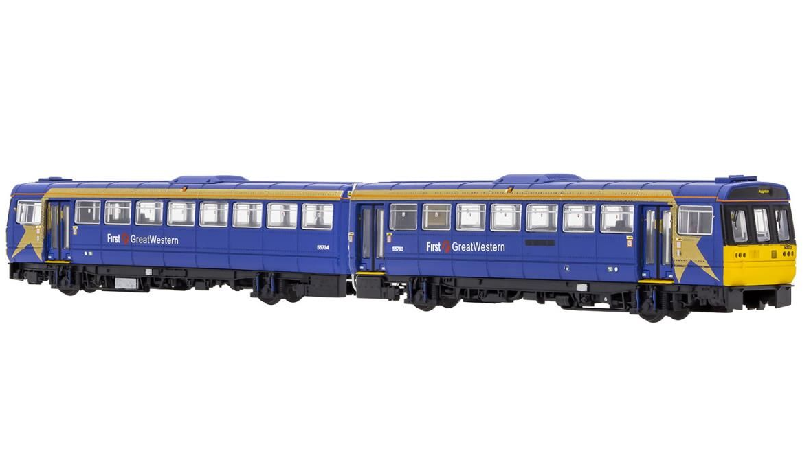 Dapol 2D-142-009 Class 142 142070 DMU First Great Western Blue/Gold Livery N Gauge