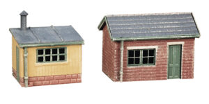Peco - Ratio 237 2 Lineside Huts (1 brick, 1 wood) - N Gauge