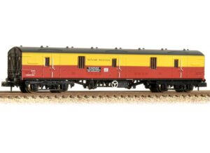 Graham Farish 374-135 BR Mk1 GUV General Utility Van BR Departmental SatLink N Gauge