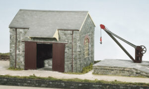 Peco - Wills CK15 Stone Goods Shed, Bank & Crane - OO Gauge