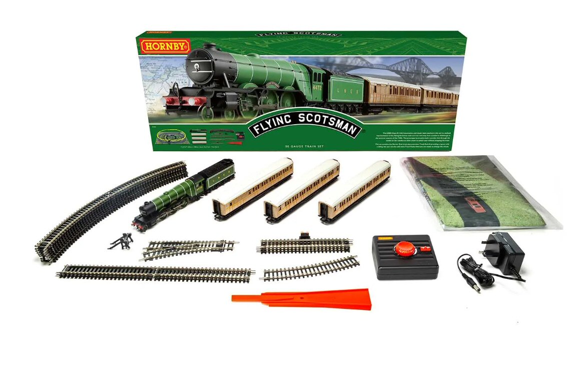 Hornby R1255M Flying Scotsman Train Set OO Gauge