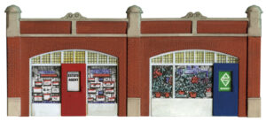 Peco - Wills SS18 Station Forecourt Shops, inc, Printed Interiors - OO Gauge