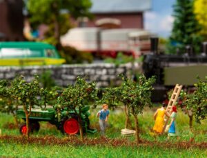 Faller - FA181359 - Apple Trees 45mm (10)
