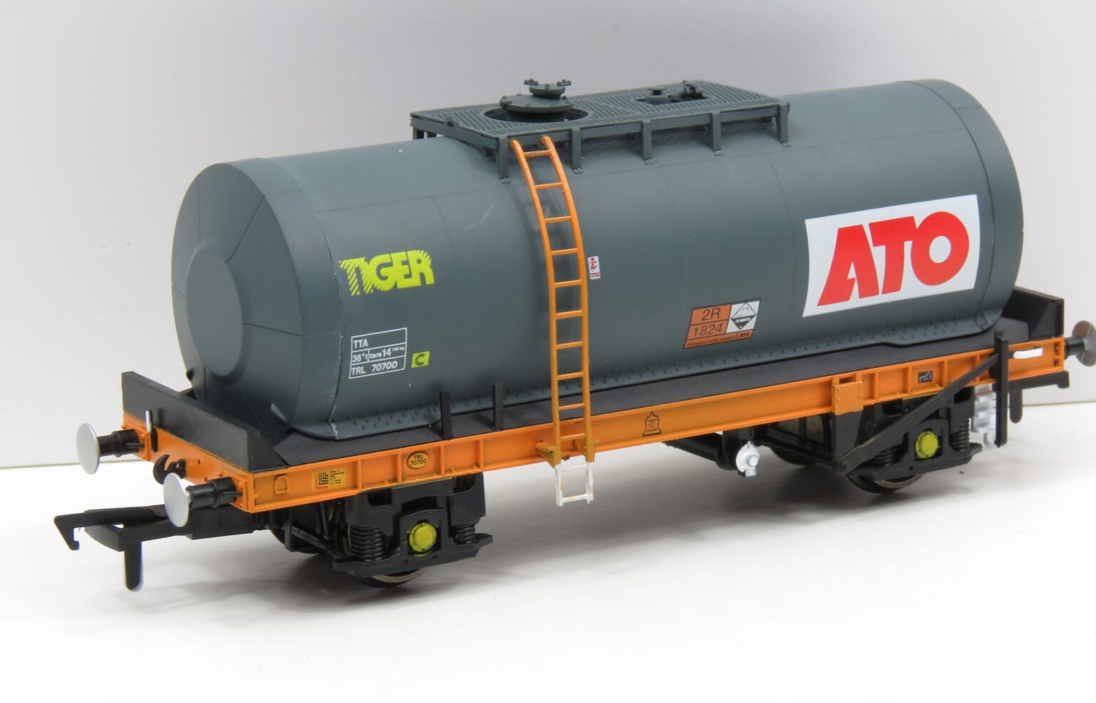 Revolution TUA Tanks