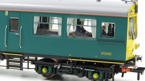Revolution OO-SGMIS-004 - Southern Region General Managers Inspection Saloon 975025 “Caroline” “Viridian” Green