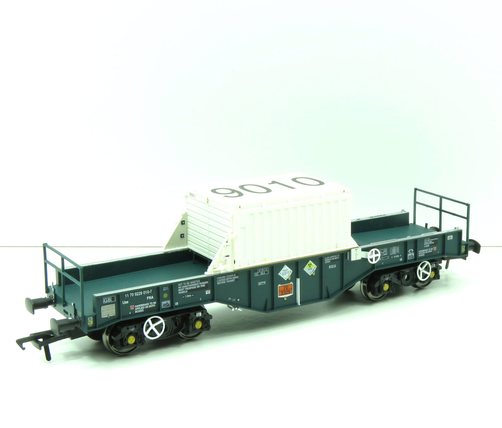 Revolution Trains - RT-FNAD-404 - FNA-D nuclear flask carrier – wagon number 11 70 9229 010-7 in OO / 4mm Gauge