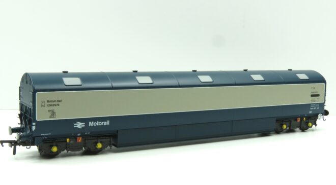 Heljan Coaches OO Gauge