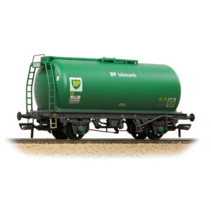 Bachmann Branchline 37-590A BR 45T TTF Tank Wagon 'BP Lubricants' Green [Weathered] - OO Gauge