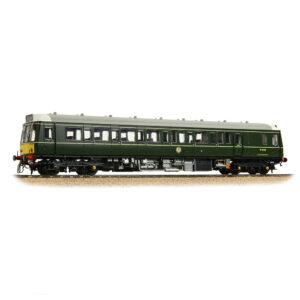 Branchline 35-528 Class 121 Single-Car DMU W55028 BR Green (Small Yellow Panels) OO - Gauge