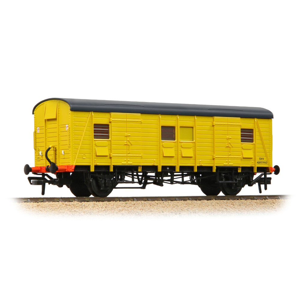 Branchline 39-533 SR QVV (Ex-PMV) Staff Tool Van BR Departmental Yellow OO - Gauge