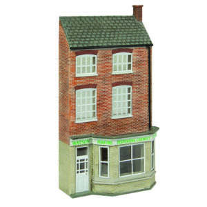 Scenecraft 44-0221W Low Relief Dispensing Chemist White OO - Gauge