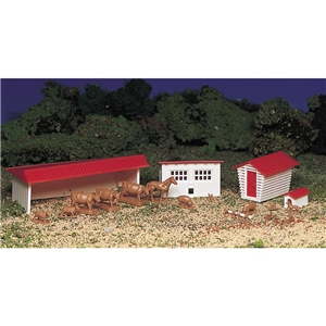 Bachmann USA - 45152 Farm Buildings with Animals - 1:87 Scale