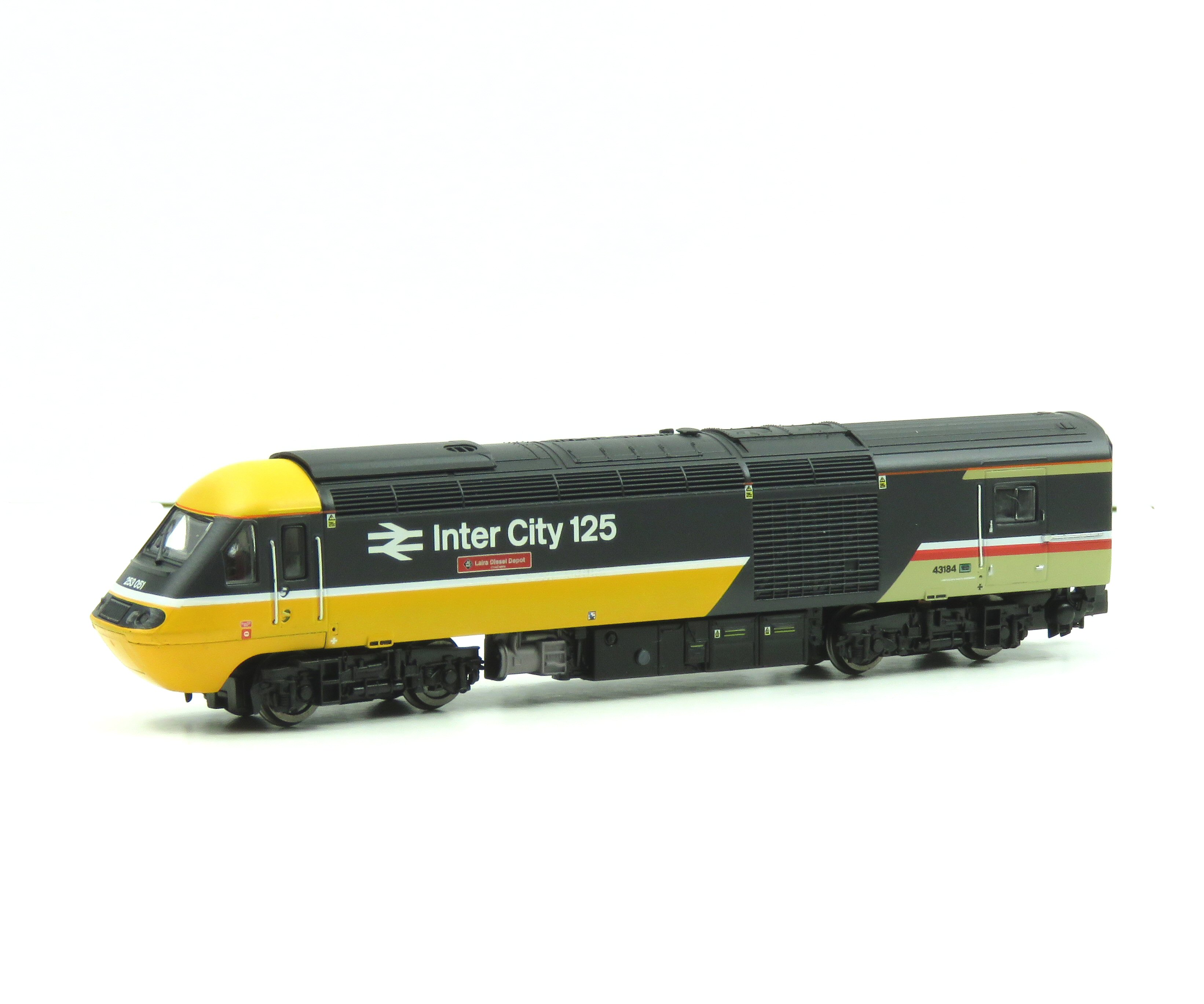 Gaugemaster Collection GM2210305 Class 43 HST 43184/303 Intercity/CrossCountry Celebrity Set - N Gauge