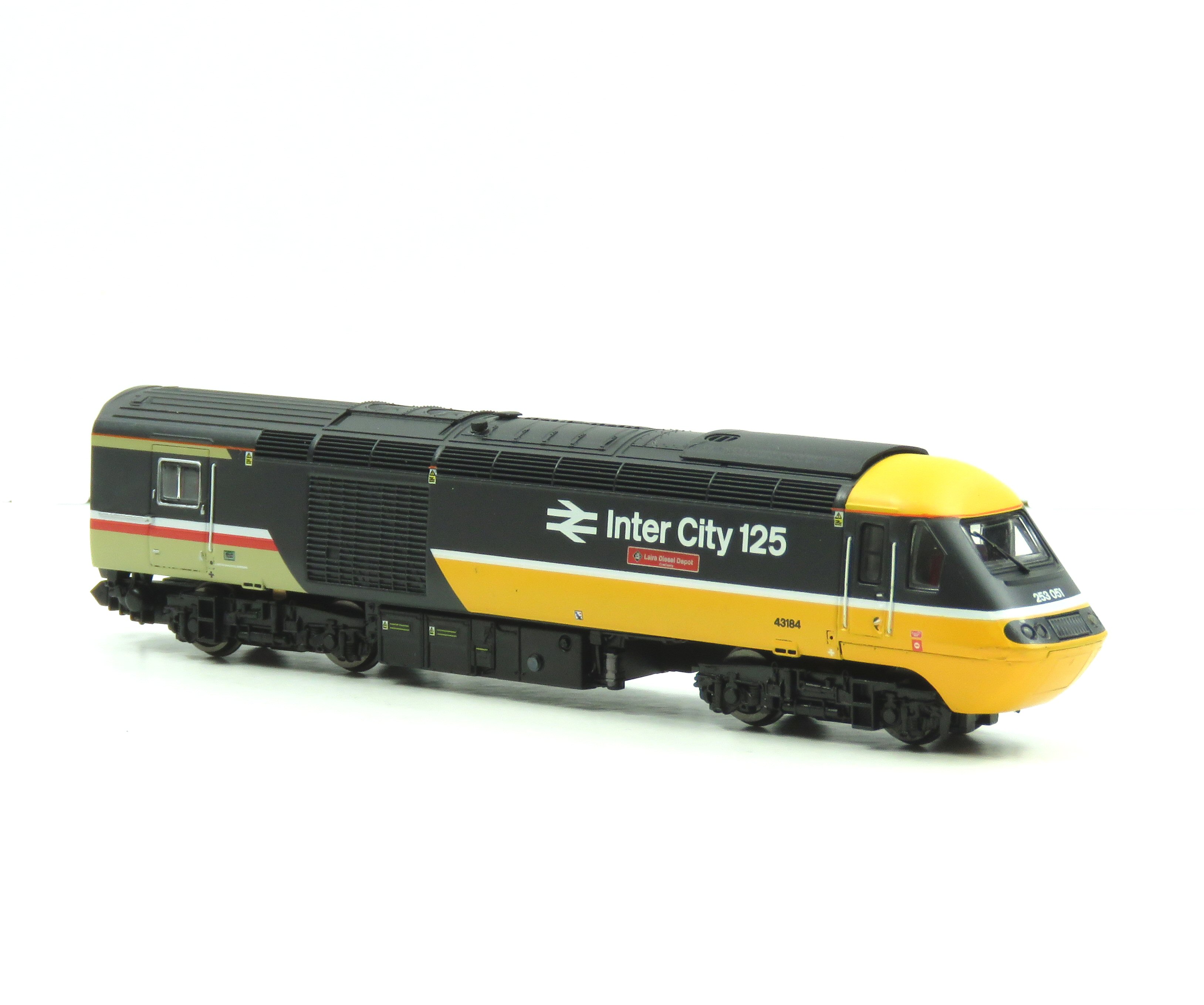 Gaugemaster Collection GM2210305 Class 43 HST 43184/303 Intercity/CrossCountry Celebrity Set - N Gauge