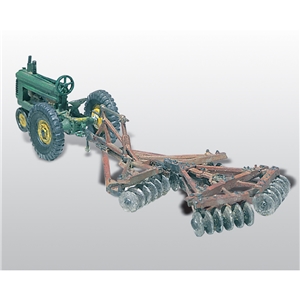 Woodland Scenics - WD207 Disc & Tractor (1938-1946) - 1:87 Scale