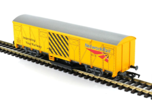 Gaugemaster Collection GM4410304 Vent Van English St George's Cross Flag OO Gauge