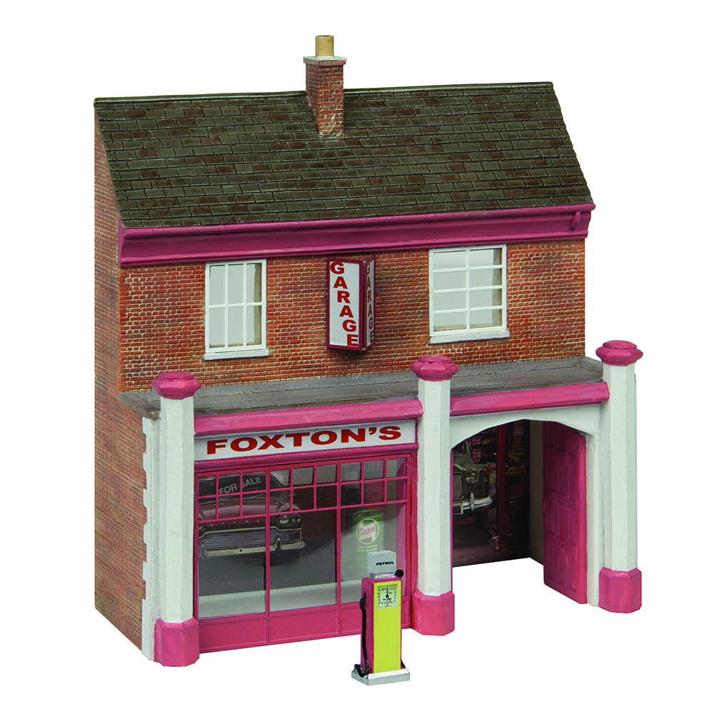 Scenecraft 44-0223R Low Relief Town Garage and Sales Red - 1:76 Scale