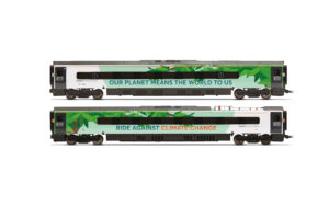 Hornby R40451 Avanti West Coast Class 390 Climate change livery Coach pack 1 69421 + 65321 - OO Gauge