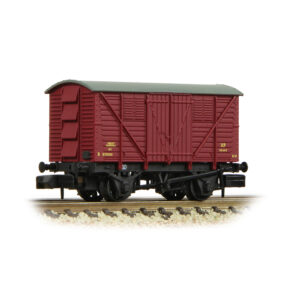Graham Farish 373-740B BR 10T Meat Van BR Crimson - N Gauge