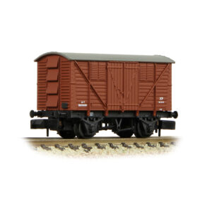 Graham Farish 373-741B BR 10T Meat Van BR Bauxite (Early) - N Gauge