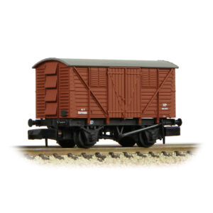 Graham Farish 373-741C BR 10T Meat Van BR Bauxite (Early) - N Gauge