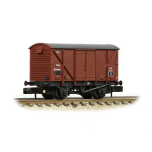 Graham Farish 377-626C BR 12T Plywood Fruit Van BR Bauxite (Late) - N Gauge