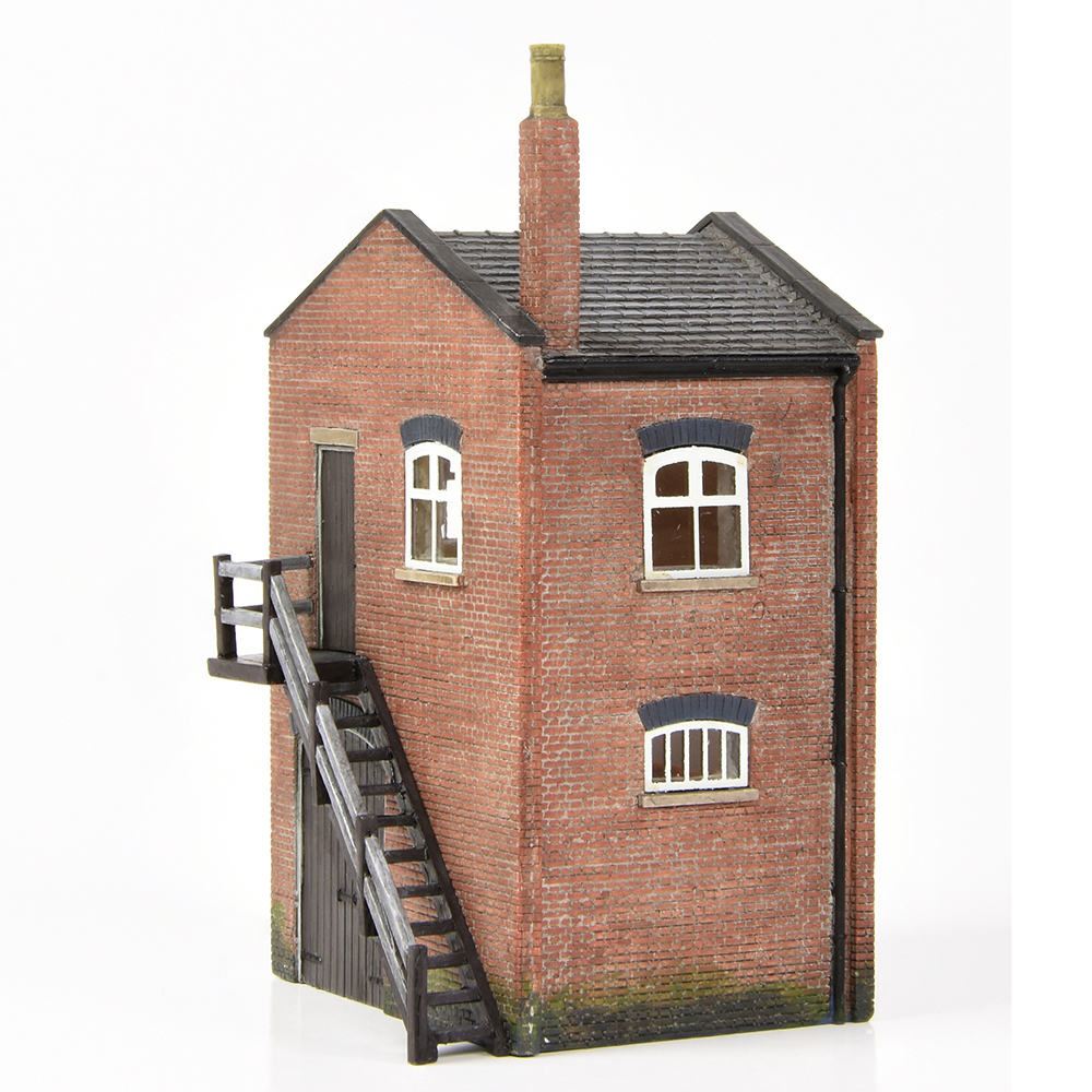 Bachmann Scenecraft 44-0130 Lucston Shed and Stores - 1:76 Gauge