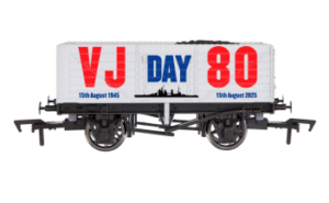 Dapol 4F-071-186 7 Plank Wagon VJ Day NAVY 80th Anniversary - OO Gauge