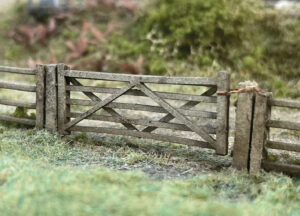 Scale Model Scenery  LX001 - OO/HO kit Five Bar Gates (x3)