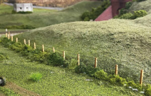 Scale Model Scenery  LX056 - OO/HO kit 4ft Post & Wire Fencing