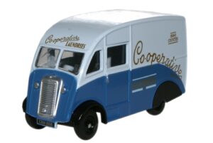 Oxford Diecast 76CM004 Commer Q25 - Co-Op Laundry Van  - 1:76 Scale
