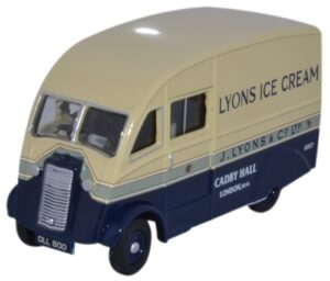 Oxford Diecast 76CM009 Commer Q25 - Lyons Ice Cream  - 1:76 Scale