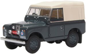 Oxford Diecast 76LR2S007 Land Rover Series II SWB Canvas RAF Police  - 1:76 Scale