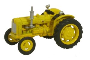 Oxford Diecast 76TRAC003 Fordson Tractor - Yellow Highways  - 1:76 Scale