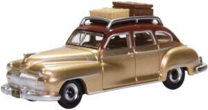Oxford Diecast 87DS46003 Desoto Suburban 1946 Rhythm Brown/Trumpet  - 1:87 Scale