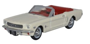 Oxford Diecast 87MU65005 Ford Mustang Convertible 1965 Wimbledon White - 1:87 Scale