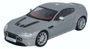 Oxford Diecast AMVT002 Aston Martin V12 Vantage S Lightning Silve  - 1:43 Scale