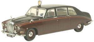 Oxford Diecast DS004 Daimler DS420 Limo Claret/Black (Queen Mot  - 1:43 Scale