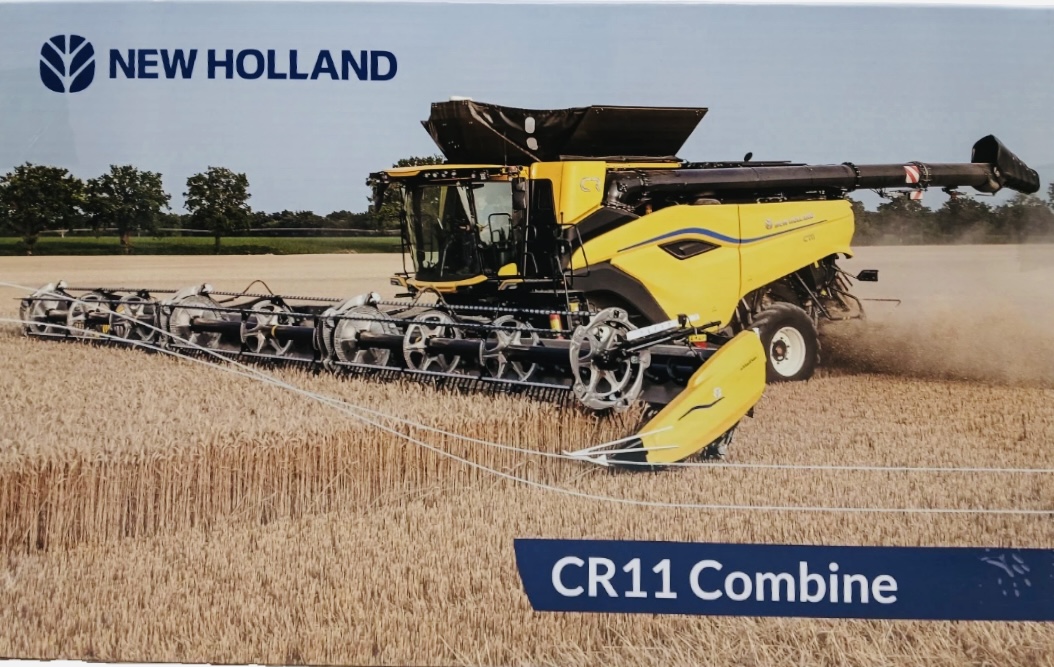 Britains BRI 43403 New Holland CR11 Combine - 1:32 Scale