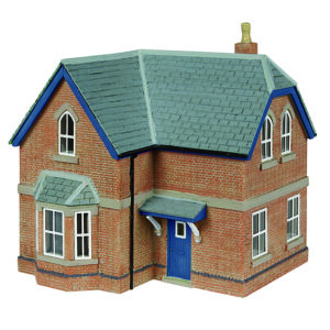 Scenecraft 44-1025B Railway House - Blue & White - 1:76 (OO) Gauge